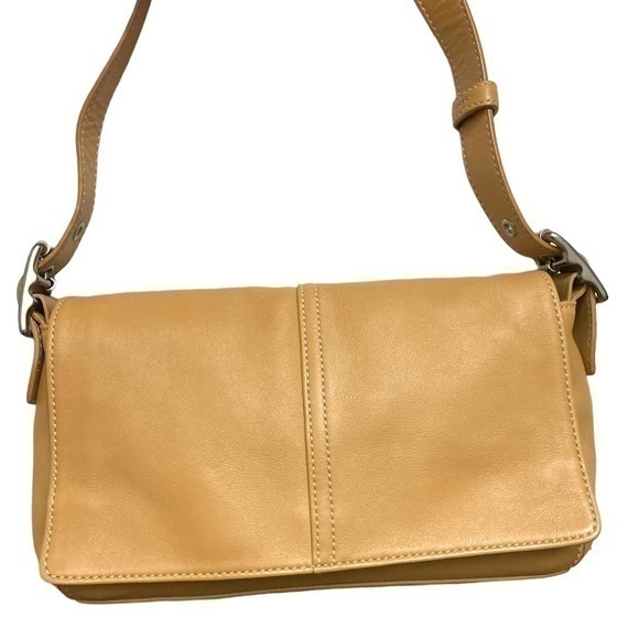 Coach vintage leather flap bar neutral light tan tone